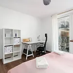 Kosinskiego By Renters *