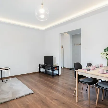 Appartamento Kosinskiego By Renters *